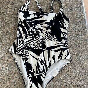 LL Bean Black and White Palm Leaf Abstract Print Swimsuit size 10R